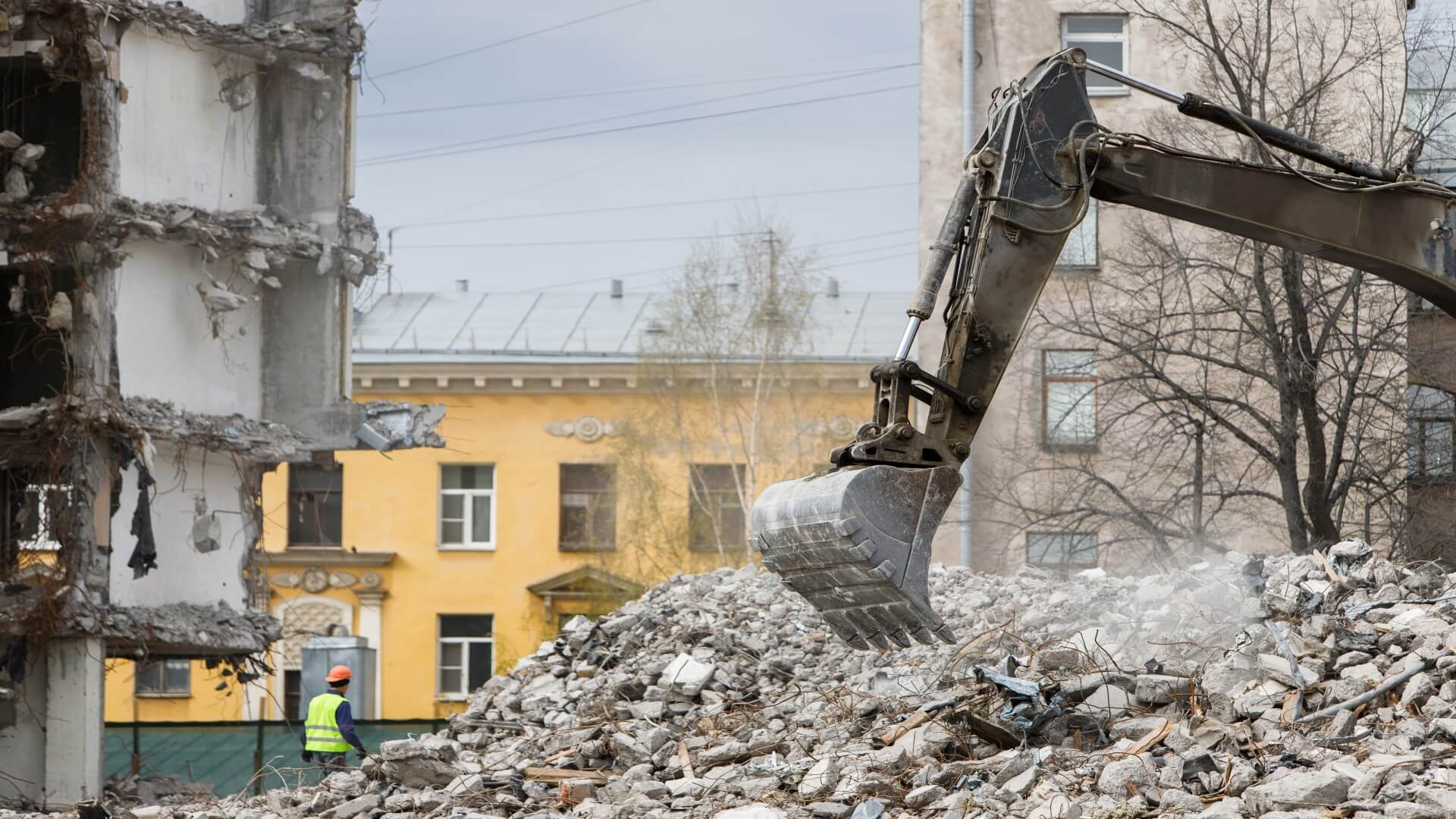 Demolition in progress | Featured image for the Guide to Knowing When to Demolish a Building blog by Gumdale Demolition.